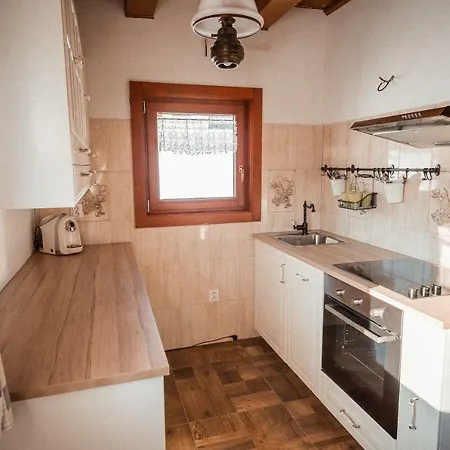 Nad Briezkami Lodge Rakova